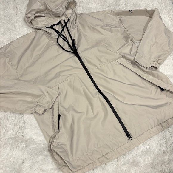 Adidas Traveer RAIN.RDY Rain Jacket / Savanna  FI0570 Men's Size Large - Picture 5 of 16